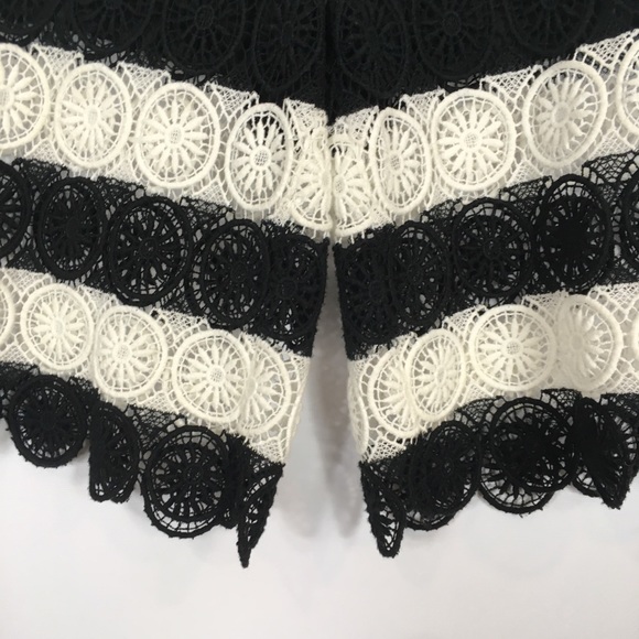 ALICE + OLIVIA | crochet Bermuda shorts 0950 - Picture 4 of 8